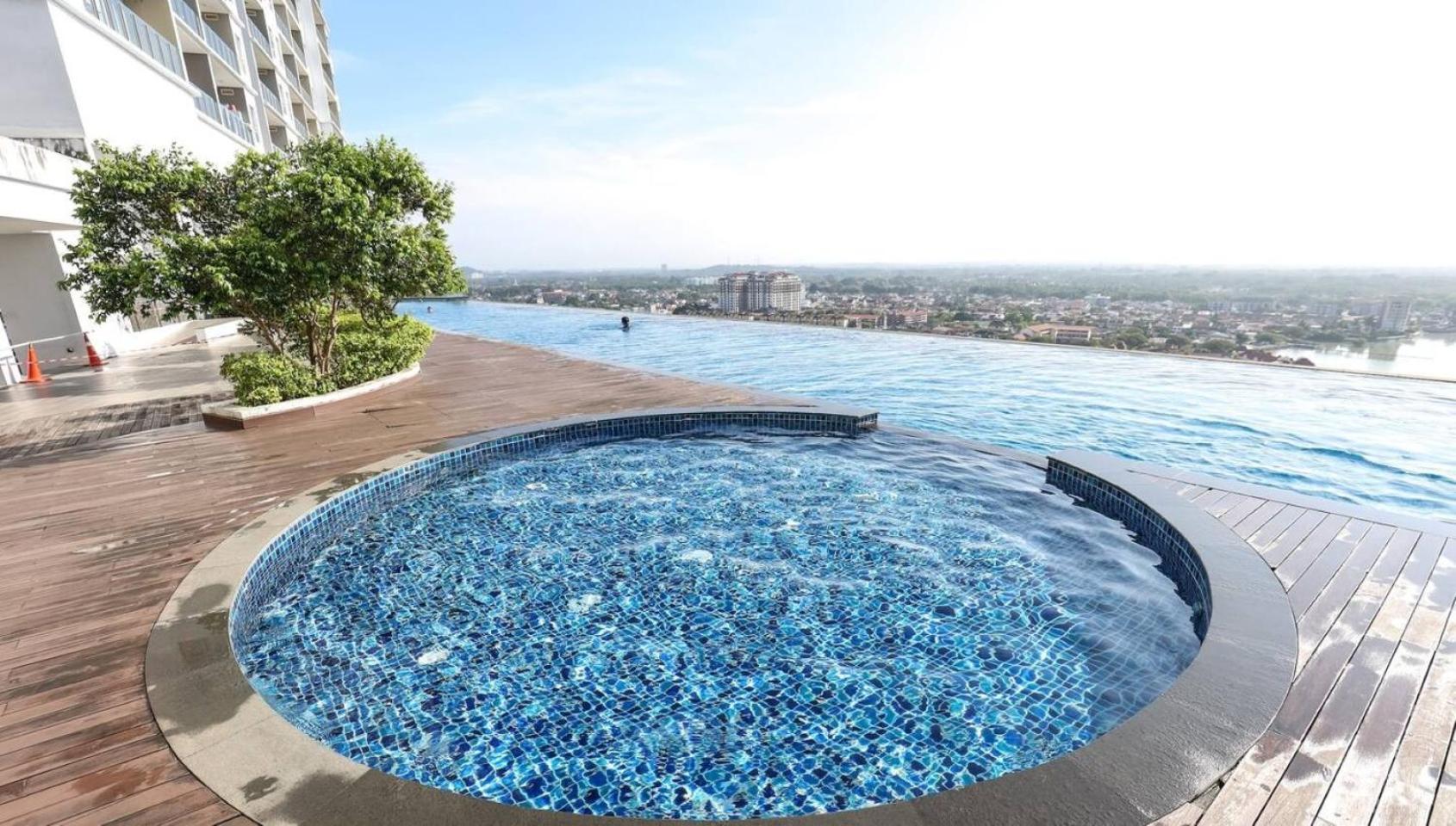 Silverscape Seaview Residence Melaka Extérieur photo